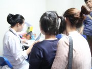 Tin tức - Con dậy thì sớm, bố mẹ đổ lỗi tại ông bà cho sử dụng quá nhiều đồ ăn nhanh