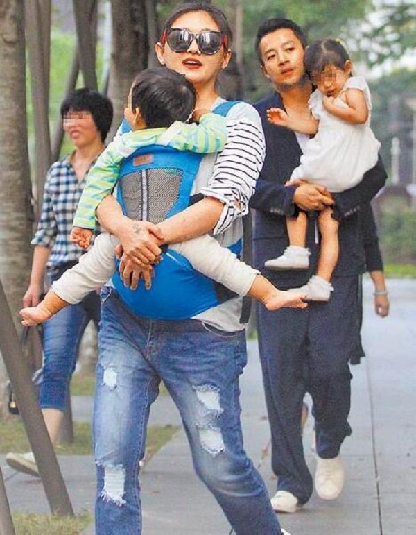 Ngôi sao 24/7: Sinh khó, amp;#34;Thiên kim tiểu thư Hongkongamp;#34; dùng máy hút để sinh con - 5