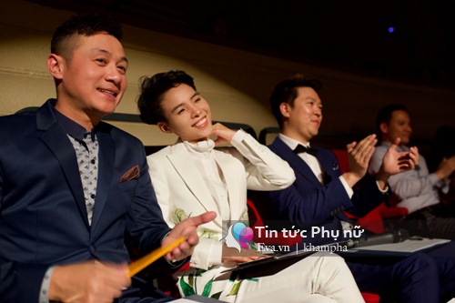 Nhìn Vũ Cát Tường và Lê Hiếu, không biết ai amp;#34;nam tínhamp;#34; hơn - 9