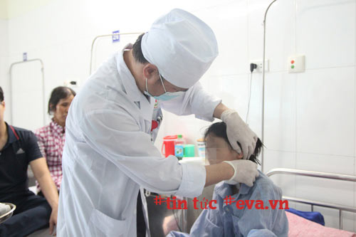 Vụ cha chém con 5 tuổi tử vong: Mẹ cố đỡ từng nhát dao để cứu hai con mà không thể - 1
