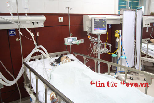 Vụ cha chém con 5 tuổi tử vong: Mẹ cố đỡ từng nhát dao để cứu hai con mà không thể - 5