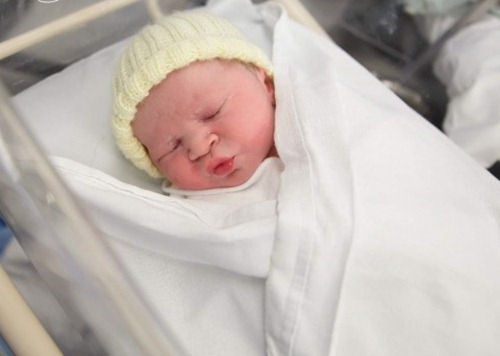 Quên chuyện con tăng cân lành mạnh đi nếu không được bú đầy đủ lượng sữa dưới đây - 2