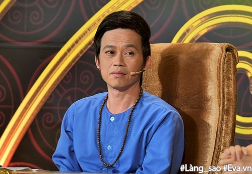 Chán amp;#34;choảngamp;#34; nhau với Hoài Linh, Phi Nhung quay sang ôm tay, dựa vai đầy tình cảm - 1