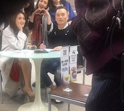 Kết hôn với tỷ phú, An Dĩ Hiên được chồng tặng siêu xe, biển số đặc biệt - 1