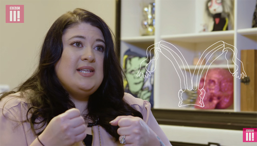 Cuộc sống chăn gối không hề dễ dàng của cô gái có 2 âm đạo - 1