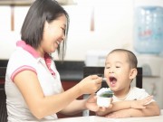 Làm mẹ - Lầm tưởng của mẹ về sữa chua khiến con ăn mãi mà không nạp dinh dưỡng vào người