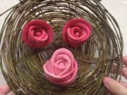 Clip Eva - Video: Mấy ai làm được bánh bao hoa hồng bằng... bàn là hơi như thánh ăn công sở