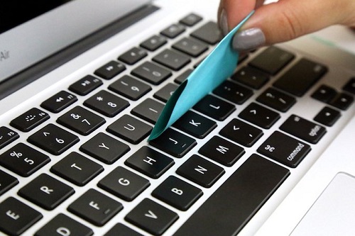 Thổi bay ngay bụi bẩn ở mọi amp;#34;ngóc ngáchamp;#34; khó tiếp cận nhất nhờ 8 mẹo siêu dễ - 1