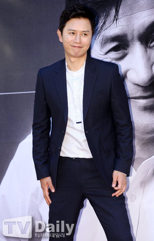 44 tuổi, hai quý ông Jang Dong Gun và Kim Min Jong vẫn khiến chị em mê mẩn - 5