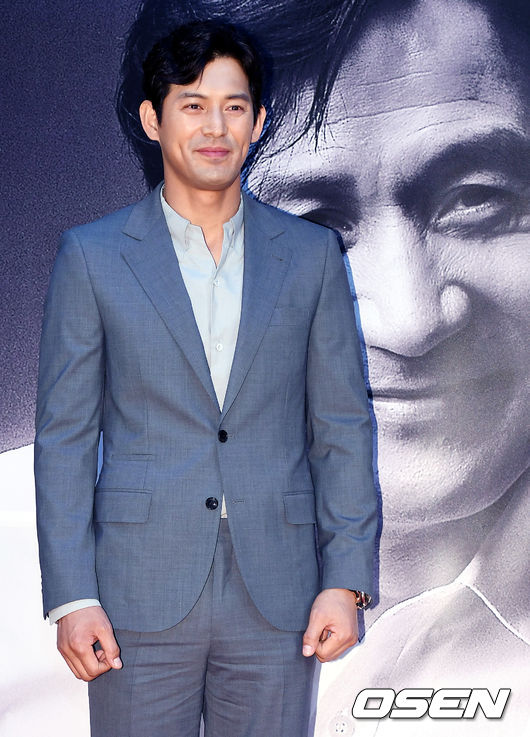 44 tuổi, hai quý ông Jang Dong Gun và Kim Min Jong vẫn khiến chị em mê mẩn - 7