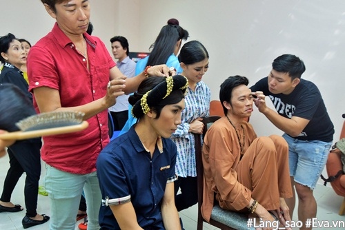 Đố nhịn được cười với loạt ảnh dáng ngồi amp;#34;bá đạoamp;#34; của danh hài Hoài Linh - 13