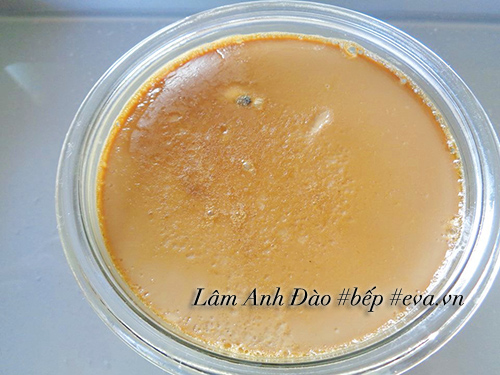 Cách làm bánh flan cà phê sữa mềm mịn, tươi mát - 10