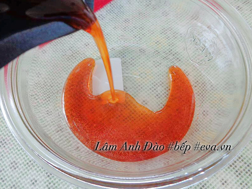 Cách làm bánh flan cà phê sữa mềm mịn, tươi mát - 3