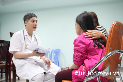 Suốt 5 năm qua, ông bố trẻ cần mẫn làm việc này hàng tháng vì con dậy thì từ khi 2 tuổi - 1