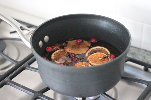 5 phút tự amp;#34;chếamp;#34; nước xịt phòng cho nhà thơm tho cả năm trời - 2