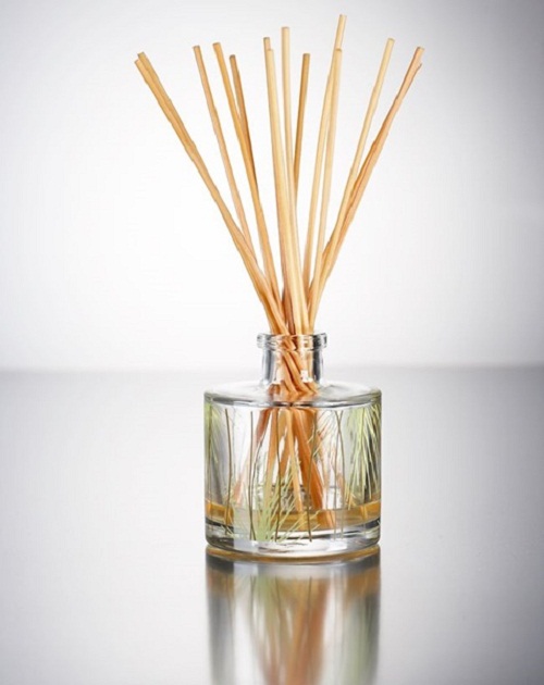 5 phút tự amp;#34;chếamp;#34; nước xịt phòng cho nhà thơm tho cả năm trời - 4