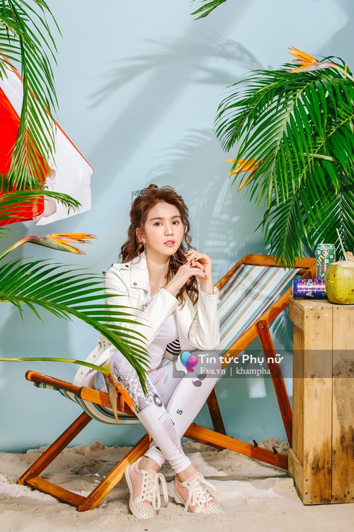 Dù đã U30, Ngọc Trinh vẫn amp;#34;gây thương nhớamp;#34; khi khoe eo thon, dáng nuột - 12