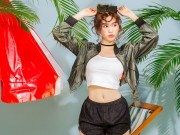 Làng sao - Dù đã U30, Ngọc Trinh vẫn "gây thương nhớ" khi khoe eo thon, dáng nuột