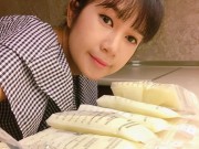 Làm mẹ - Bà xã Lý Hải chia sẻ cách hút sữa trữ đông cho cậu út Mio dùng được hội chị em "mê tít"