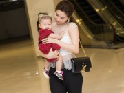 Làng sao - Á hậu Diễm Trang khoe vóc dáng nuột nà bên con gái tại sự kiện