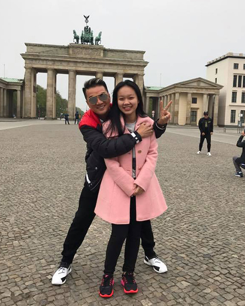 Đàm Vĩnh Hưng lần đầu khoe con gái nuôi đã lớn phổng phao như thiếu nữ - 3