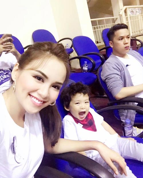 Sao Việt 24h qua: Fan amp;#34;la óamp;#34; vì Mạc Hồng Quân cho con trai đi bơi quá sớm - 3