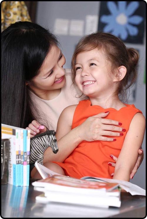 Sao Việt 24h qua: Fan amp;#34;la óamp;#34; vì Mạc Hồng Quân cho con trai đi bơi quá sớm - 9