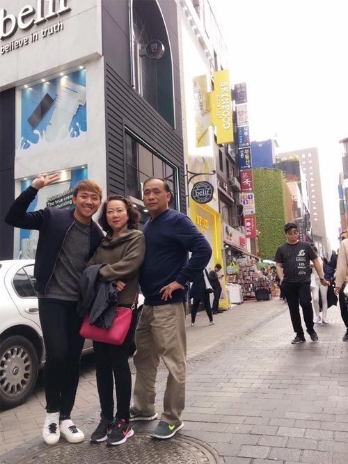 Sao Việt 24h qua: Fan amp;#34;la óamp;#34; vì Mạc Hồng Quân cho con trai đi bơi quá sớm - 13