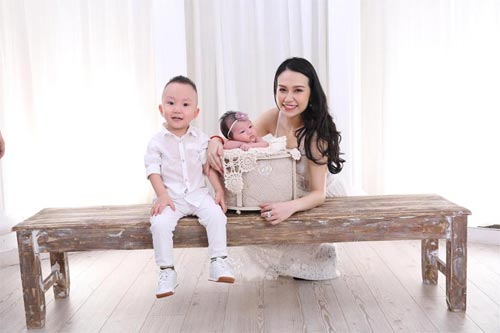 Sao Việt 24h qua: Fan amp;#34;la óamp;#34; vì Mạc Hồng Quân cho con trai đi bơi quá sớm - 11