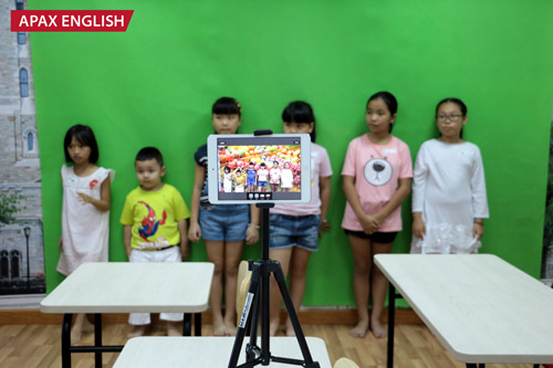 Trẻ học tiếng Anh dễ dàng và trôi chảy tại Apax English - 4