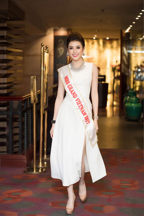Á hậu Huyền My đẹp ngọt ngào, đọ dáng bên Đức Hùng và Top 5 Hoa hậu Hòa bình thế giới - 1