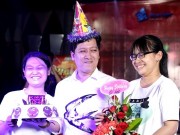 Làng sao - Trường Giang ngỡ ngàng, hạnh phúc vì được tổ chức sinh nhật sớm