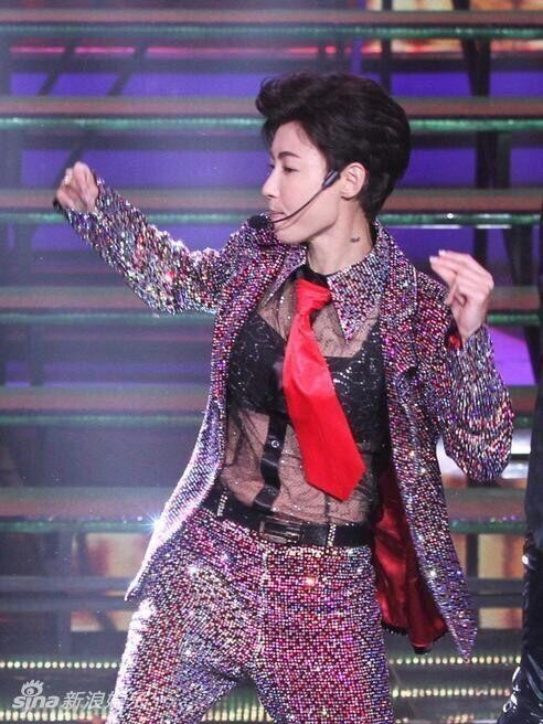 Ngôi sao 24/7: Brad Pitt chẳng còn là tài tử điển trai vì gầy tong teo như que củi - 10