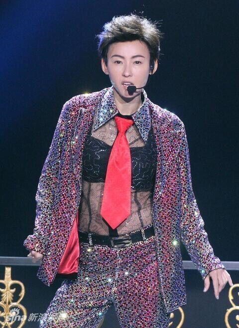 Ngôi sao 24/7: Brad Pitt chẳng còn là tài tử điển trai vì gầy tong teo như que củi - 9