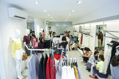 Choáng với cơn amp;#34;càn quétamp;#34; đồ có 1-0-2 cuối tuần qua - 2