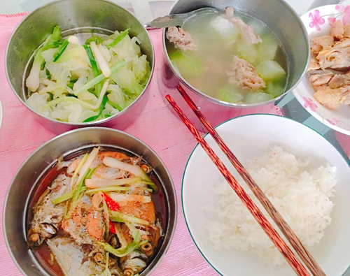 Loạt mâm cơm ở cữ toàn món ngon mẹ chồng nấu cho con dâu khiến ai cũng amp;#34;thèmamp;#34; - 5