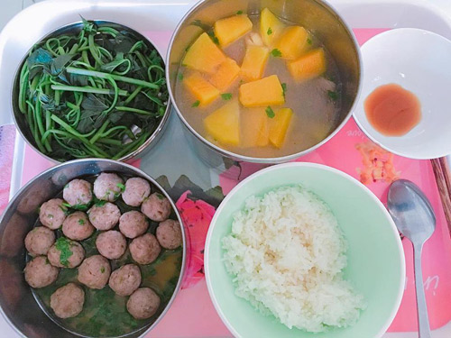 Loạt mâm cơm ở cữ toàn món ngon mẹ chồng nấu cho con dâu khiến ai cũng amp;#34;thèmamp;#34; - 4