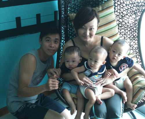 Mang 3 thai trong bụng, mẹ nằm liệt giường gần như cả 9 tháng - 4