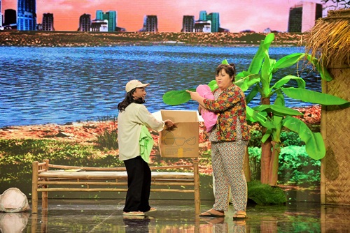 Thanh Hằng gào khóc, Phi Nhung - Hoài Linh nghẹn ngào khi thí sinh mình gọi là ba mẹ - 16