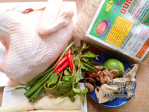 Món miến gà măng tươi trình bày đẹp mắt
