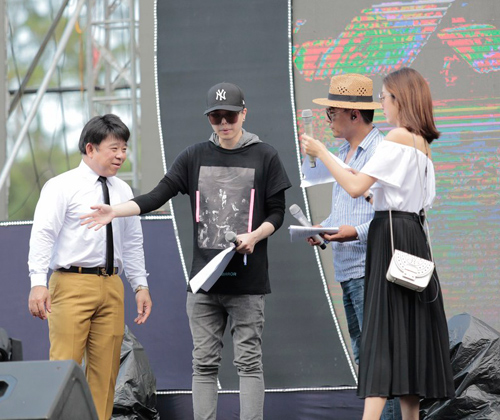 Hiếu Nguyễn đội mũ, Kim Tuyến đeo khẩu trang luyện tập giữa trời nắng như thiêu đốt - 5