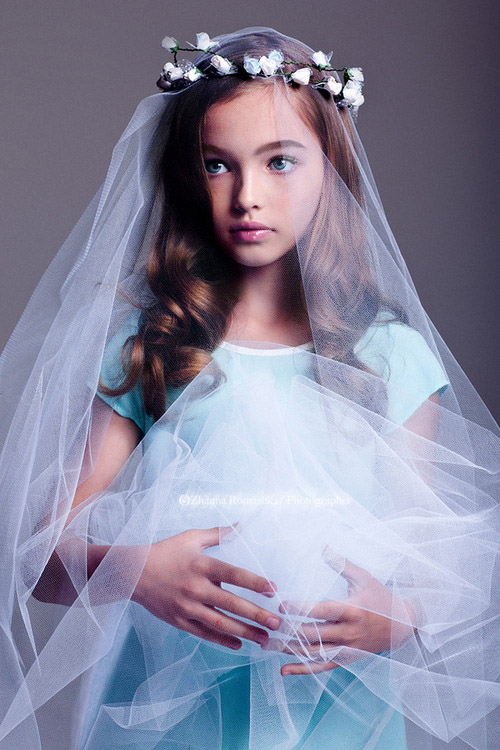 Những em bé đẹp nhất thế giới (Phần 2): Cô bé Anatasia đẹp hơn tranh vẽ - 5