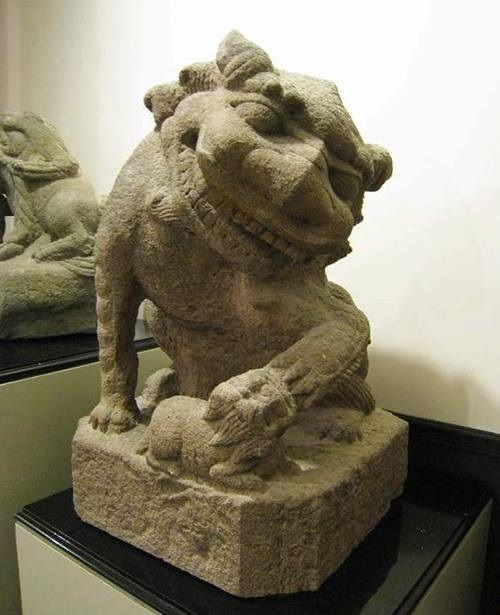 Sự thật ngỡ ngàng đằng sau bức tượng sư tử gỗ khổng lồ đang amp;#34;nổi như cồnamp;#34; trên MXH - 5