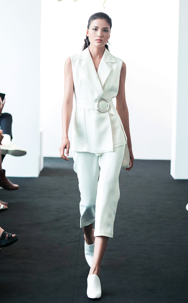 Lâu lắm rồi, Angela Phương Trinh và em gái mới đọ sắc cùng nhau trên thảm đỏ - 11