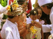 Làm mẹ - Những cách nuôi dạy con "lạ đời" đến khó tin của cha mẹ 9 nước nổi tiếng thế giới