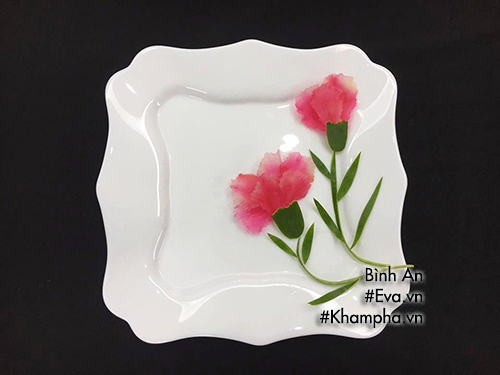 Cách tỉa hoa phăng đơn giản từ đu đủ trang trí đĩa ăn siêu đẹp - 20