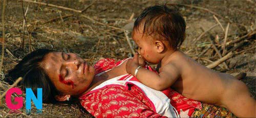 Quá nhỏ để hiểu mẹ qua đời, cậu bé bật hỏi bên quan tài amp;#39;Sao mẹ không nằm cạnh con?amp;#39; - 5