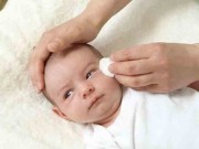 Nuôi con - Cách vệ sinh tai, mắt, mũi cho trẻ sơ sinh chuẩn nhất - làm mẹ nhất định phải biết