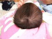 Làm mẹ - Vạch tóc đếm xoáy đỉnh đầu của con để "tiên đoán" tính cách, vận mệnh tương lai