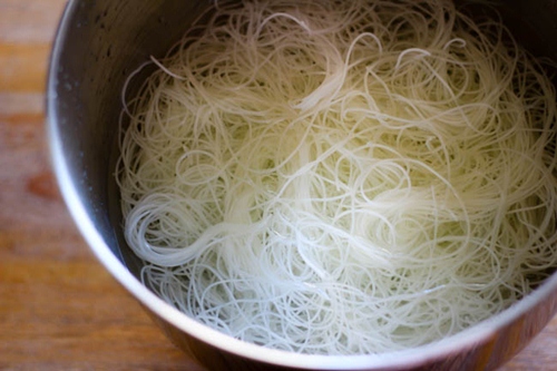 Miến xào tôm, trứng đơn giản mà ngon cho bữa sáng - 1